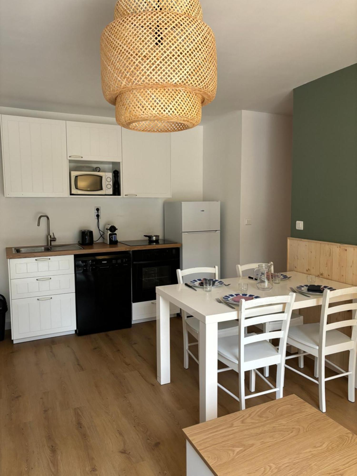 Cottages Des Pins 생 힐레르 드 리에 외부 사진