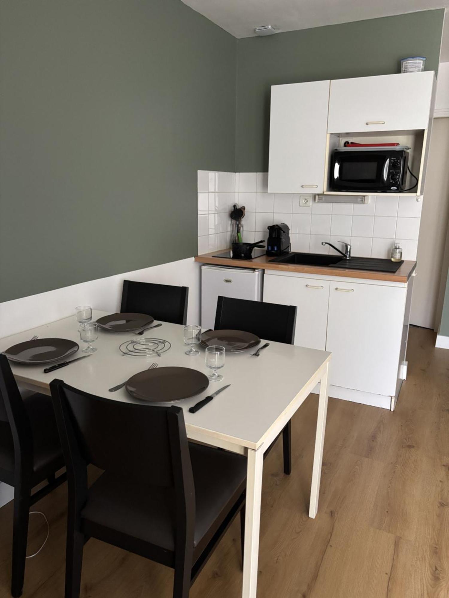Cottages Des Pins 생 힐레르 드 리에 외부 사진