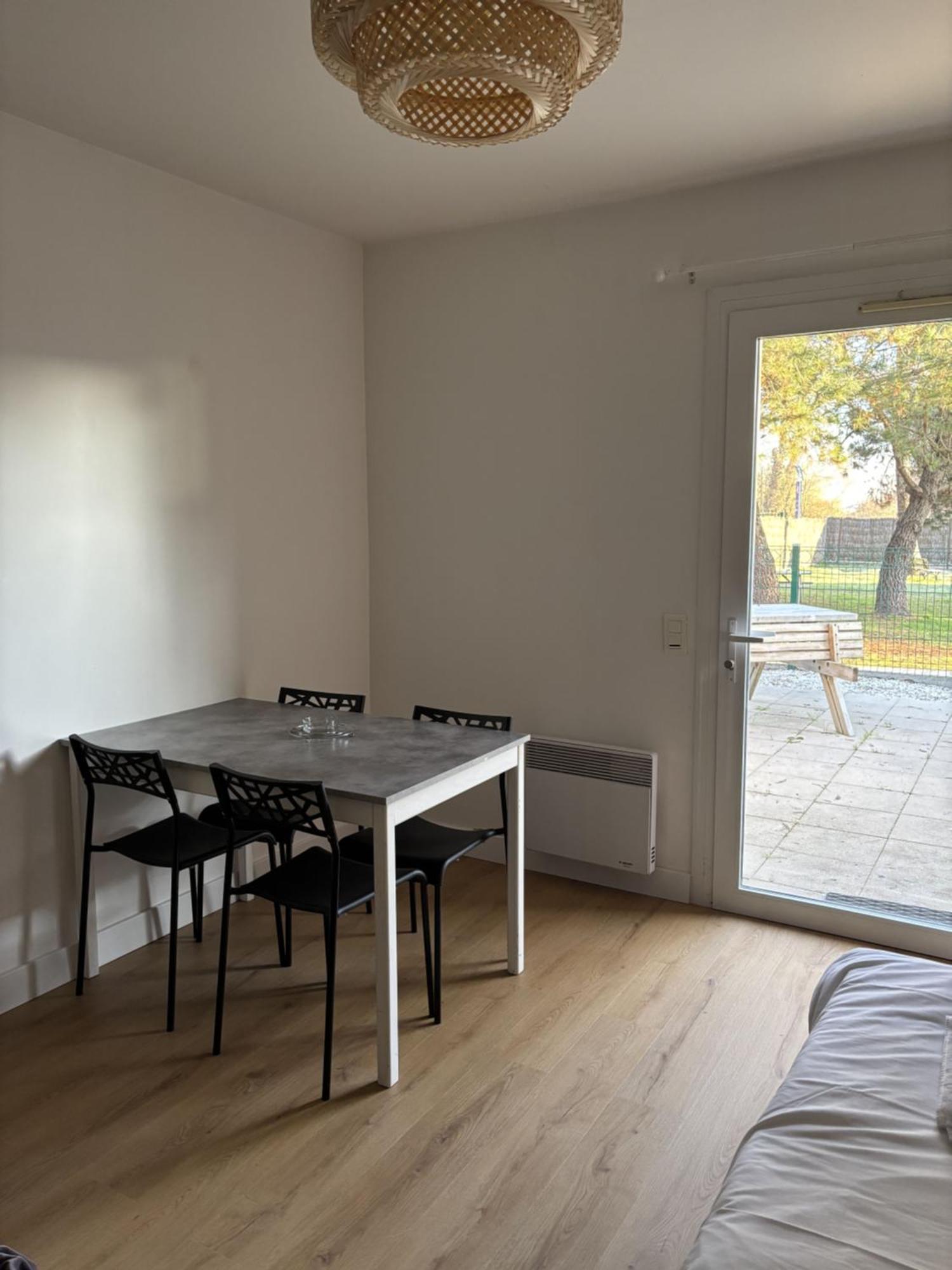 Cottages Des Pins 생 힐레르 드 리에 외부 사진