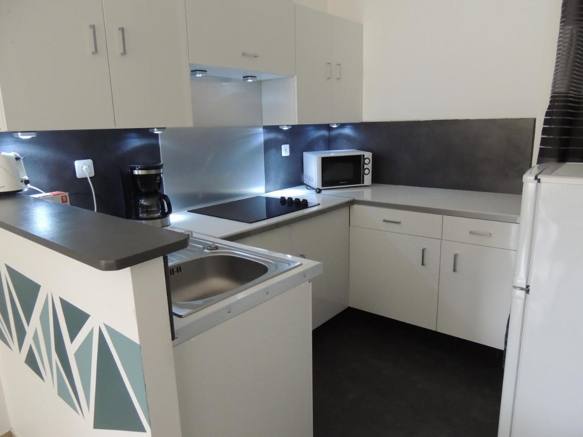 Cottages Des Pins 생 힐레르 드 리에 외부 사진